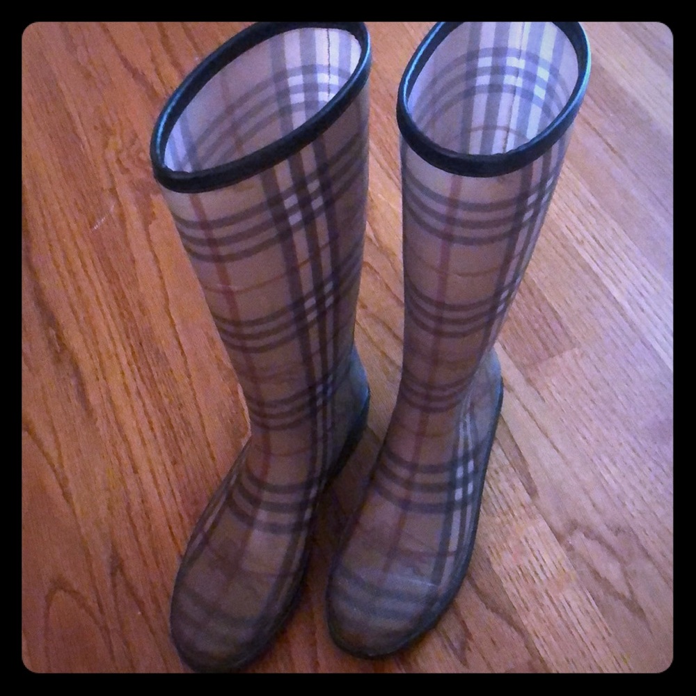Authentic Burberry Rain Boots Made in Italy